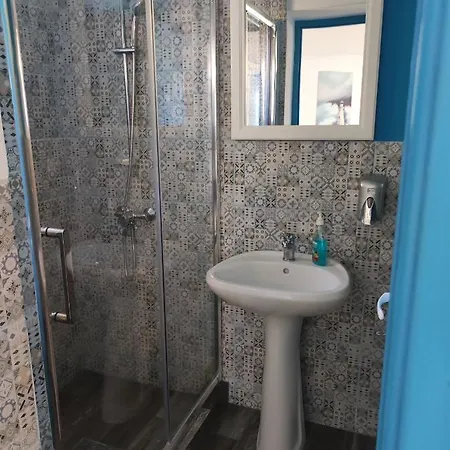Blue Coral בית הארחה