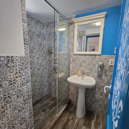 Blue Coral בית הארחה *